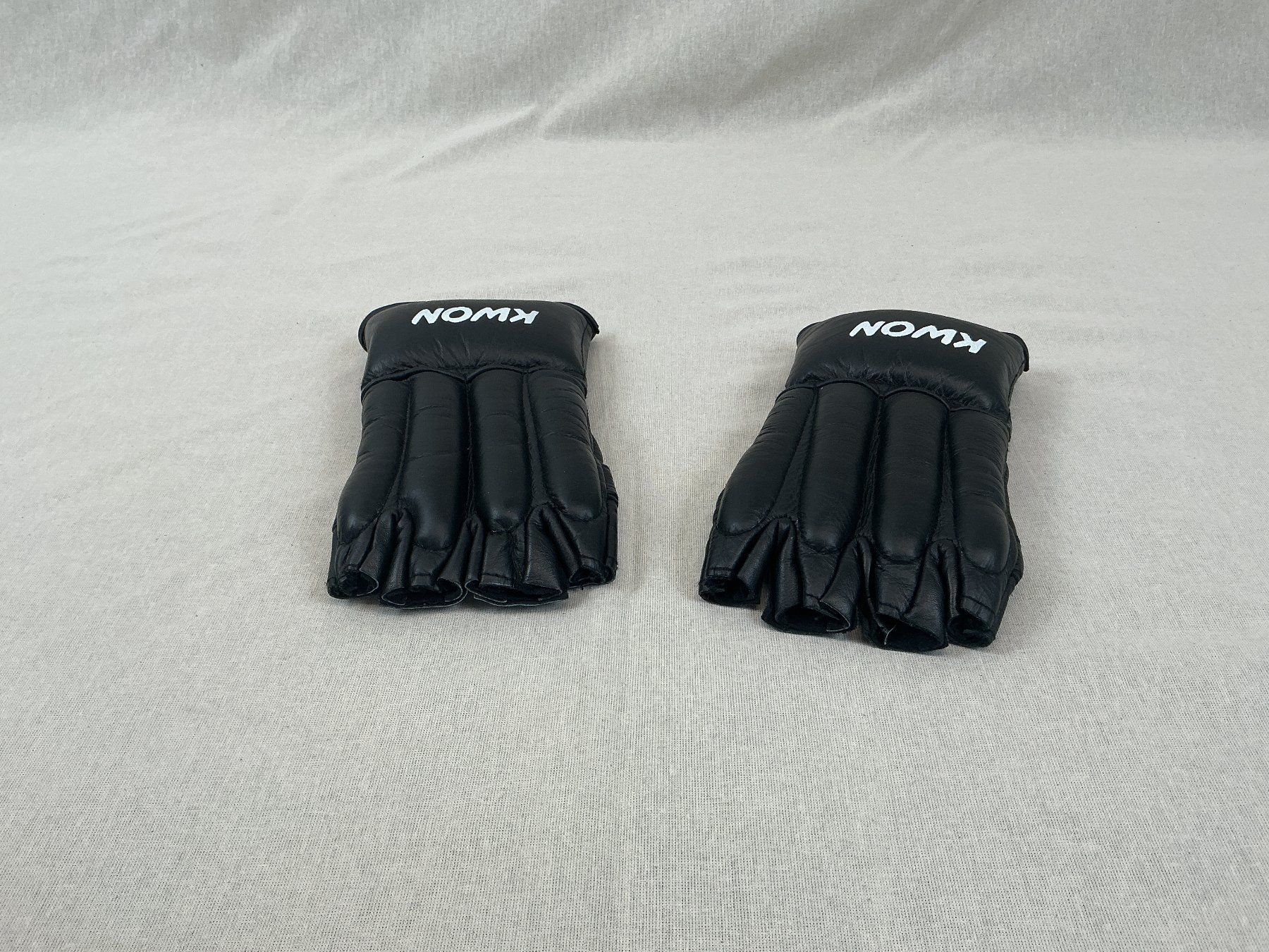 Altri accessori da uomo: KWON Sandsackhandschuhe Open Fingers – Usato da Richterswil venduto da Restwert_Richterswil 3