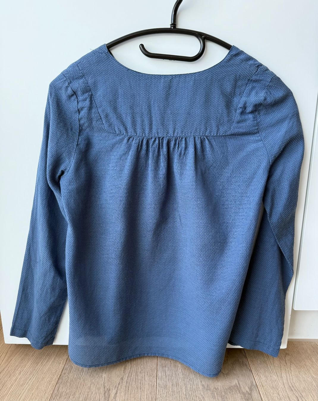 Benetton Camicette, T-shirt & Top: Blaue Sommer-Bluse Benetton, Langarm, Gr. 140 – Usato da Cham venduto da Contuc 1