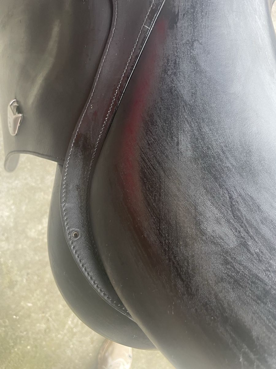 Selle & Accessori: Dressursattel Bates Innova mit Cair – Usato da Winterthur venduto da Zyrus29 6