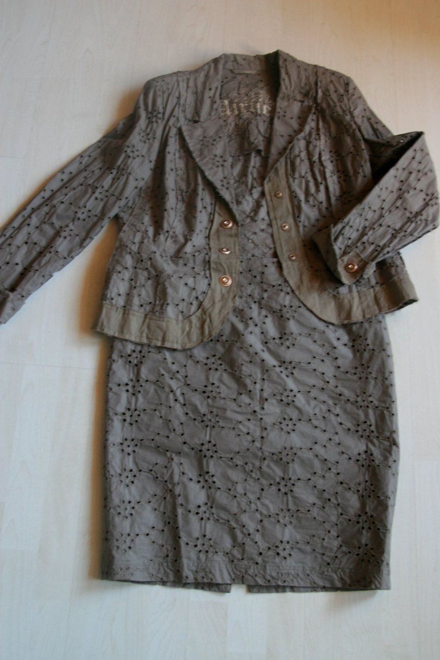 Costumi: Deux Pies von Airfield, Gr. 42 – Usato da Fislisbach venduto da lorgli 2