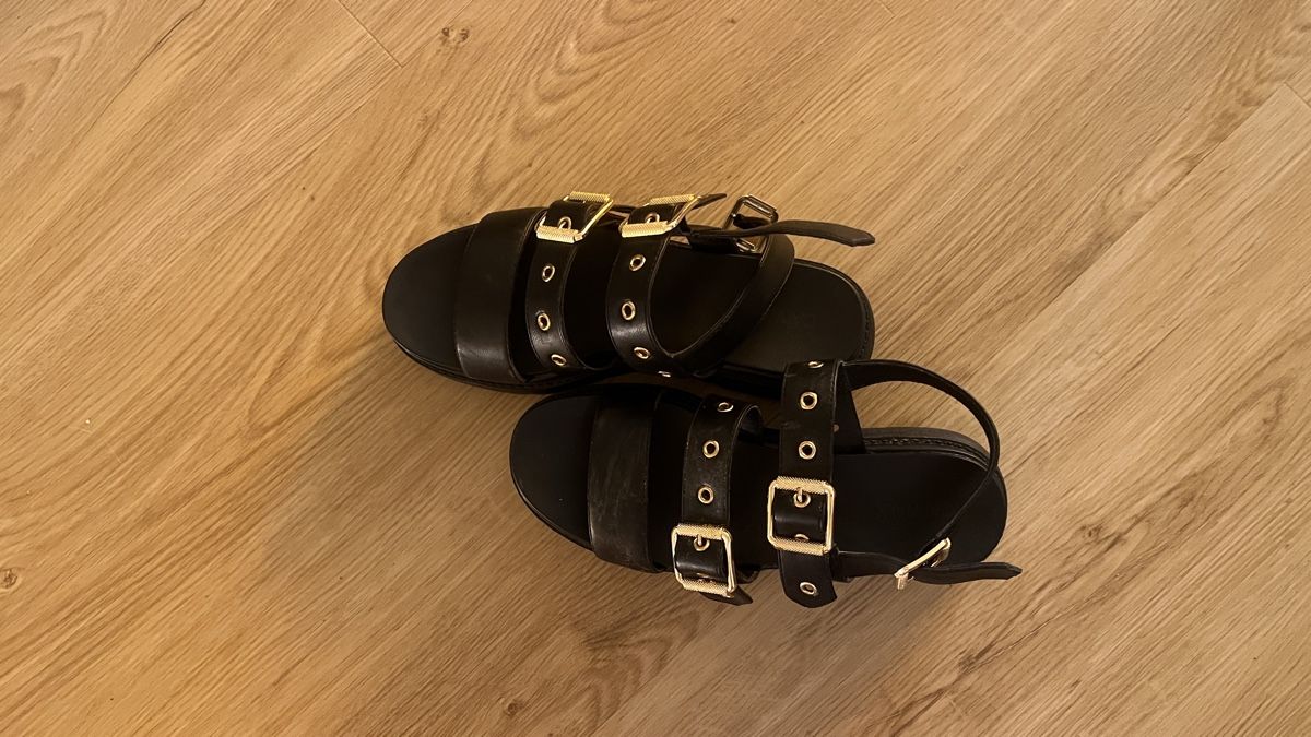 Dosenbach Damenschuhe: Catwalk schwarze Sandalen – Gebraucht aus Wettingen von unerhoertlaut 2