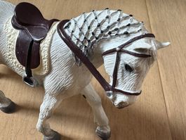 Bullyland Lipizzaner Pferd mit Sattel und Zaumzeug