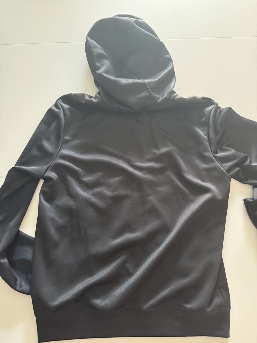 Nike Vestes: Veste à capuche Nike noir  – D'occasion à Dorénaz par tia_6z2d 5