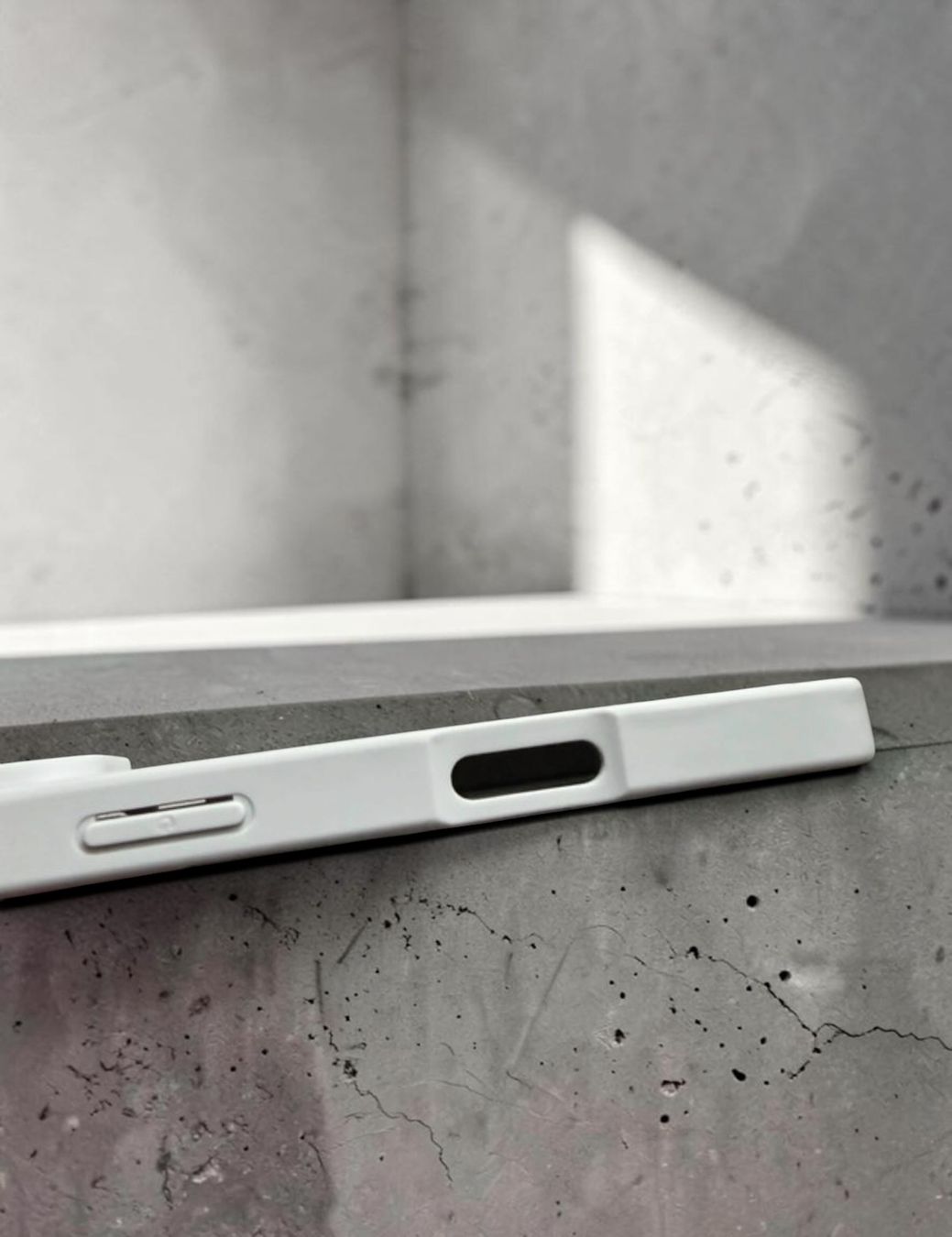 Apple Coques & Protection écran: IPhone 16Pro Max Rimowa Case – D'occasion à Campocologno par fsc.7wcp 4