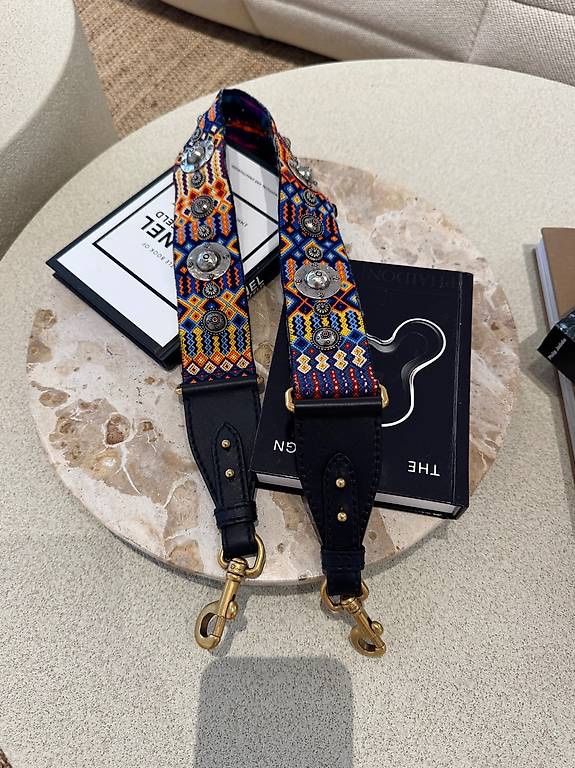 Dior Autres vêtements & accessoires: DIOR TASCHENGURT BUNT – Neuf (Voir description) à Schwyz par bofb