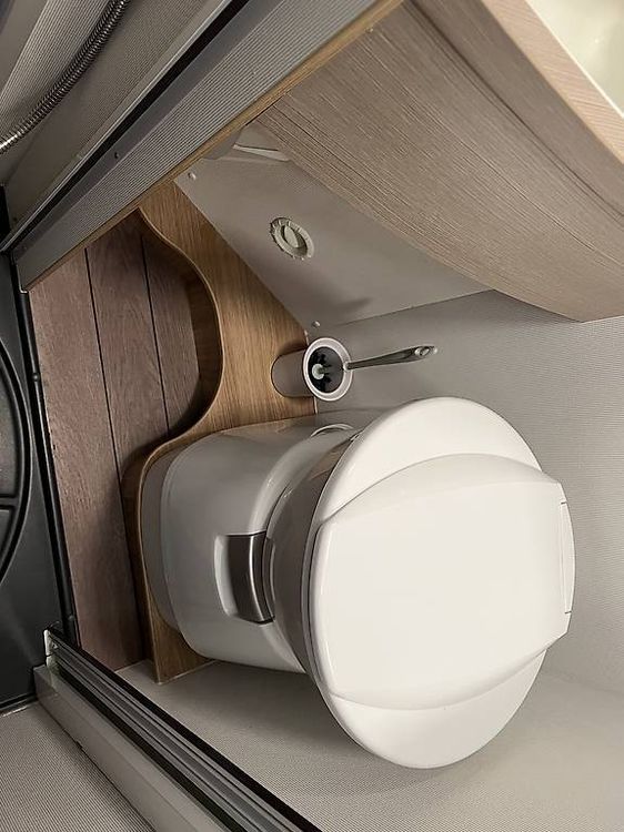 WC: Dometic Camping-Einbau-Toilette – Gebraucht aus Kirchberg BE von Coffee70 3