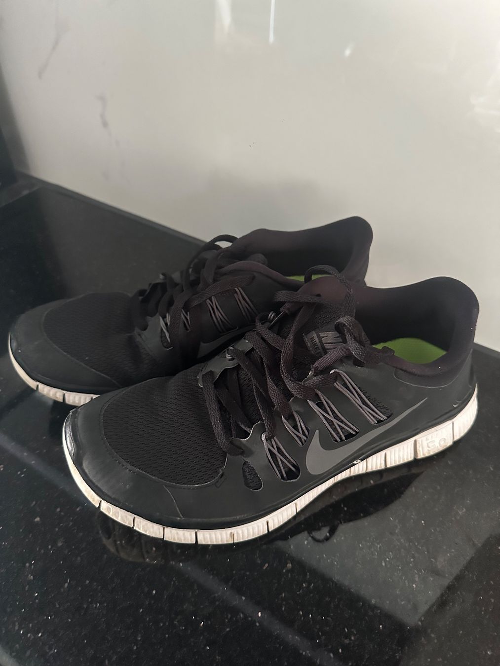 Nike Scarpe da donna: Nike Sportschuhe Gr 40.5 – Usato da Thal venduto da Greentea1