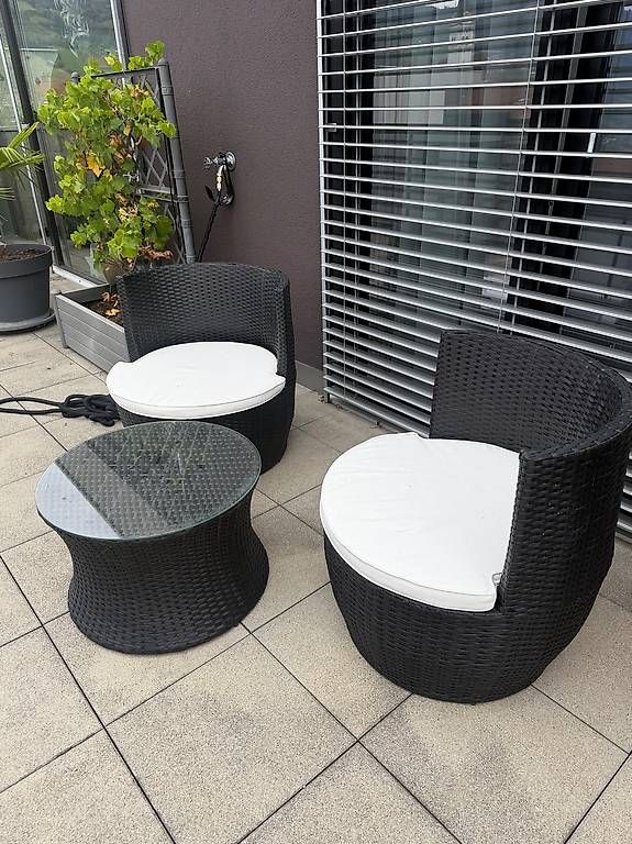 Set de table et chaises: Gartenlounge stapelbar – D'occasion à Alpnach Dorf par hapkido01
