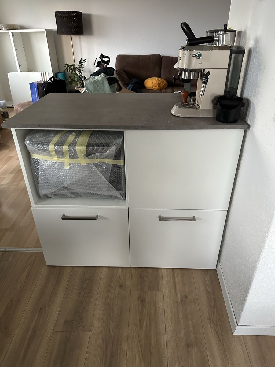 Equipement de magasin & Foires: Hochwertiger Korpus – D'occasion à Zufikon par nitoiv3