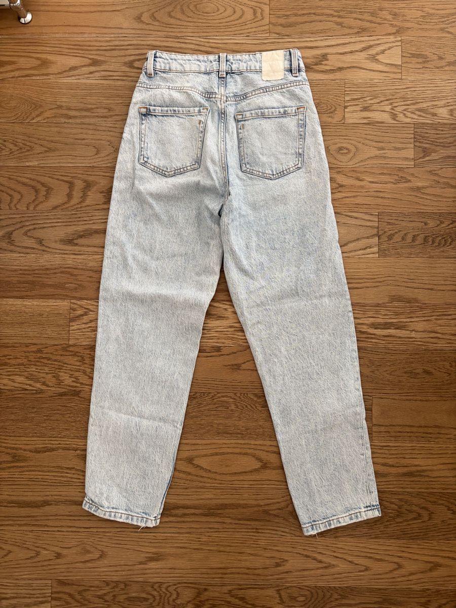 Zara Jeans: Mom Jeans Zara – Usato da Zürich venduto da liv_wyz7 1