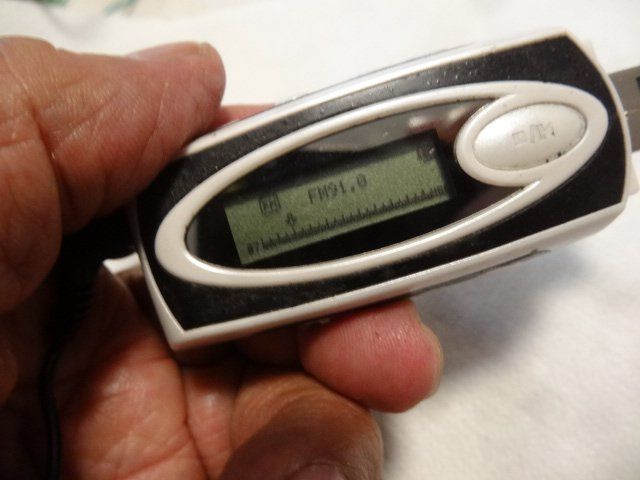 Tragbarer Mediaplayer: MP3 PLAYER MIT KOPFHÖRER--LÄÜFT – Gebraucht aus zürich von ahmad01 1