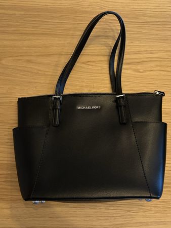 Michael Kors Handtasche schwarz Leder, wie neu