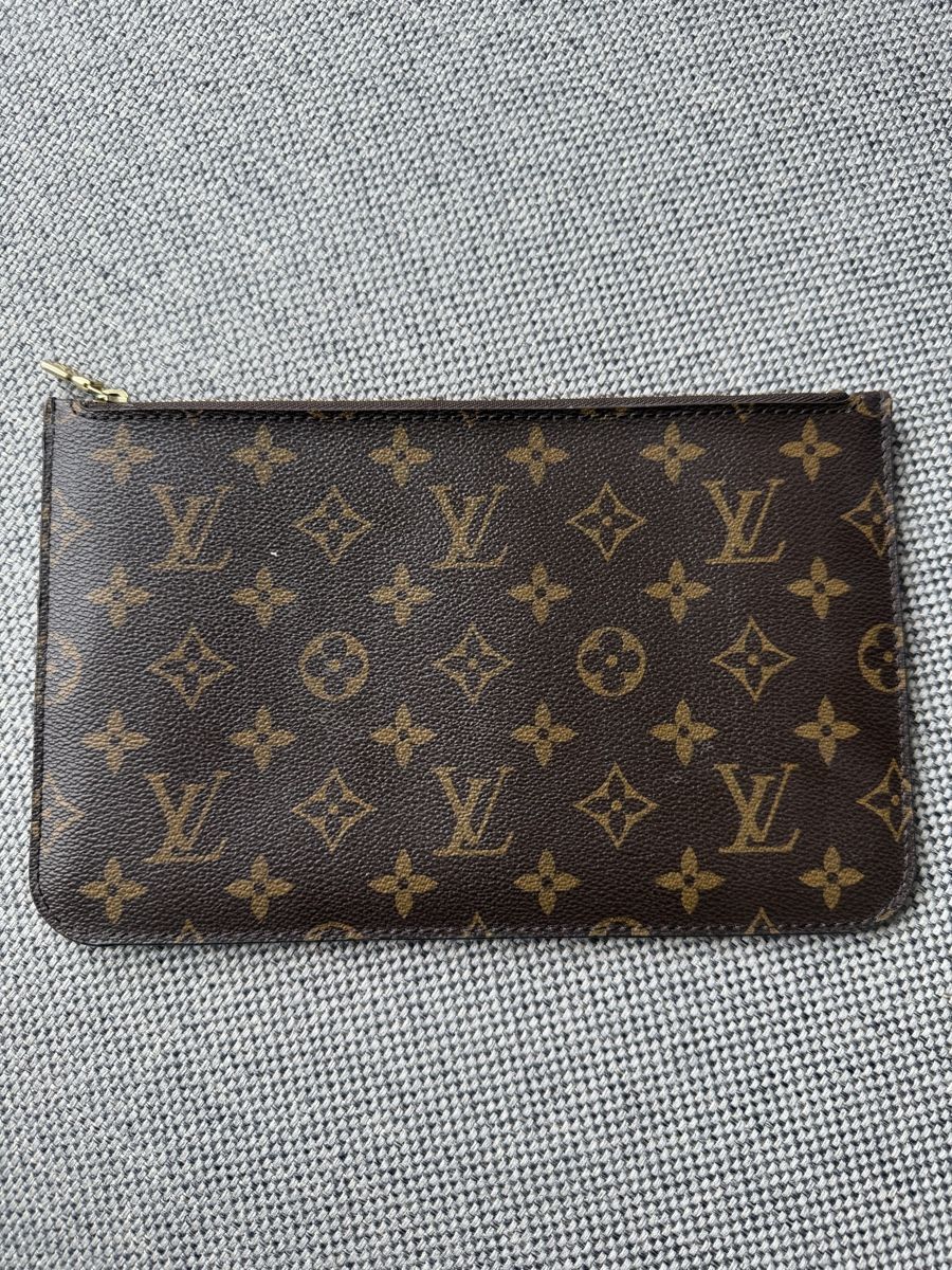 Louis Vuitton Custodie per cosmetici: Louis Vuitton Monogramm Pochette von Neverfull – Nuovo (secondo la descrizione) da Aesch BL venduto da Srb_95