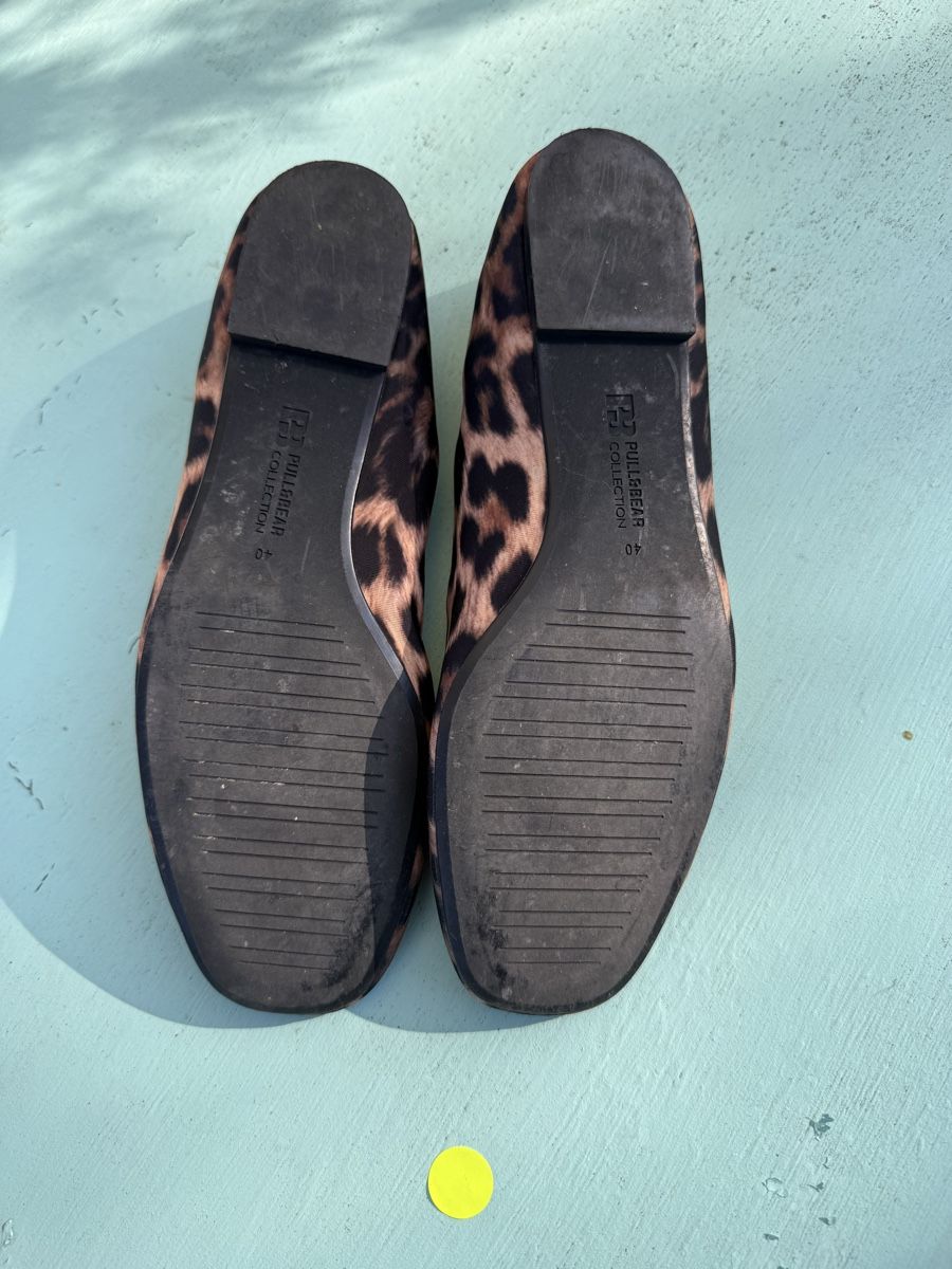 Scarpe da donna: Ballerinas mit Leo-Muster Grösse 40, gebraucht – Usato da Maur venduto da Marie.5 2