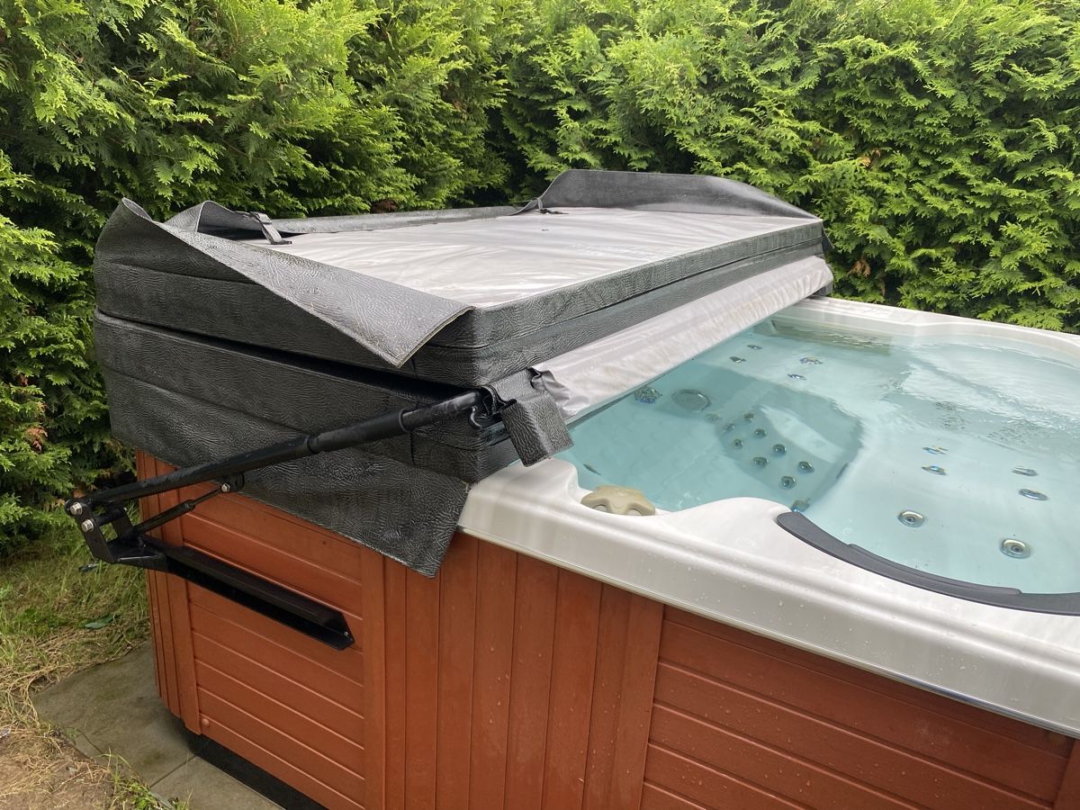 Whirlpool: Whirlpool / jacuzzi Balboa – Gebraucht aus Amriswil von  7