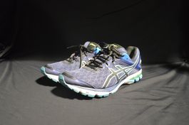 ASICS Laufschuhe Grösse 44 Herren blau guter Zustand