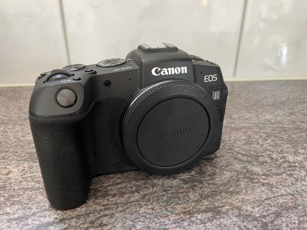 Canon Fotocamera: Canon EOS RP Body mit 5 Akkus – Usato da Dottikon venduto da JP_13