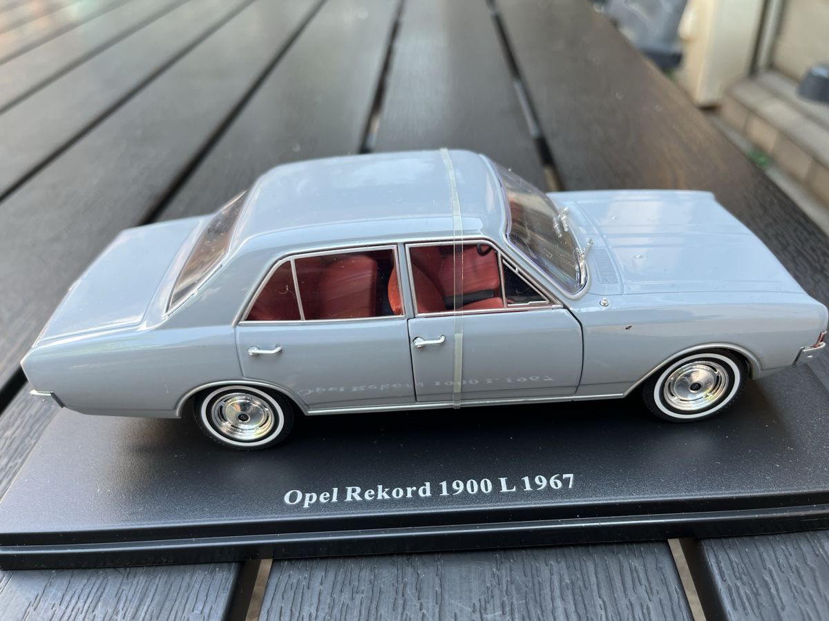 Opel Modellini d'auto: Opel Rekord 1900L.  1:24 – Nuovo (secondo la descrizione) da Rümlang venduto da Papamoll4 3