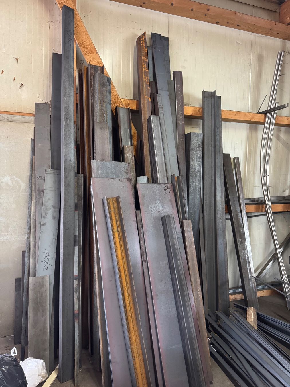 Alle Werkzeuge: Diverses Material – Gebraucht aus Hermetschwil-Staffeln von gta8 3