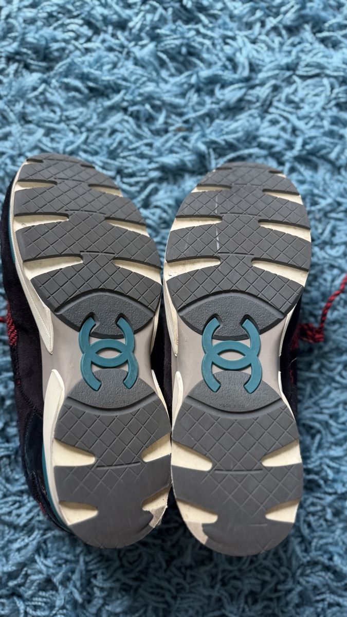 Chanel Chaussures femmes: Chanel Sneakers Grösse 39   – D'occasion à Kloten par liu_65tx 6