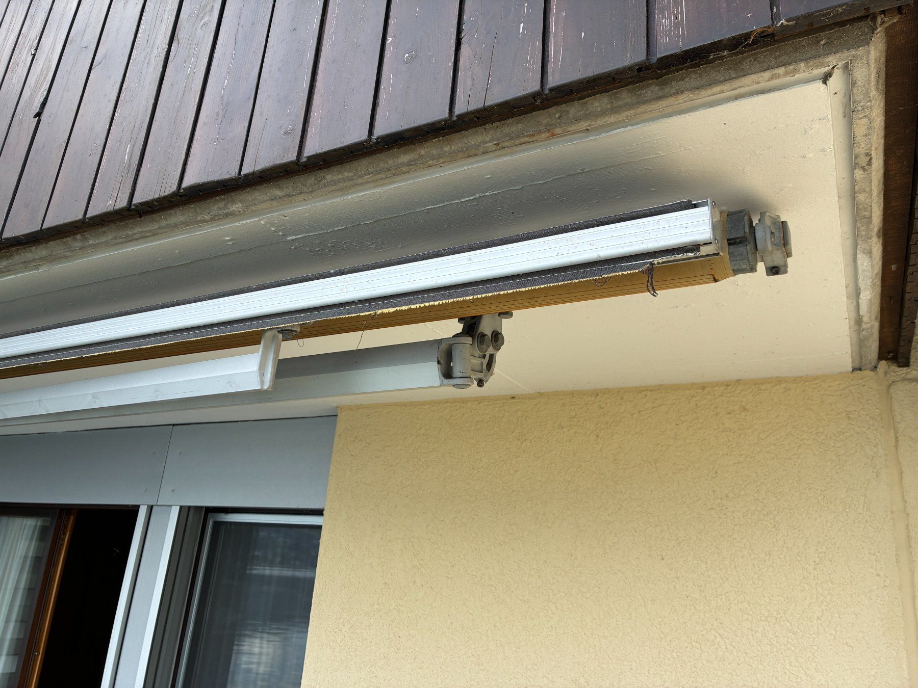Stobag Tende da sole: Store Stobag manuell ca. 4.5m breit, ca. 2.3m Ausladung – Usato da Goldau venduto da padlmucki 3