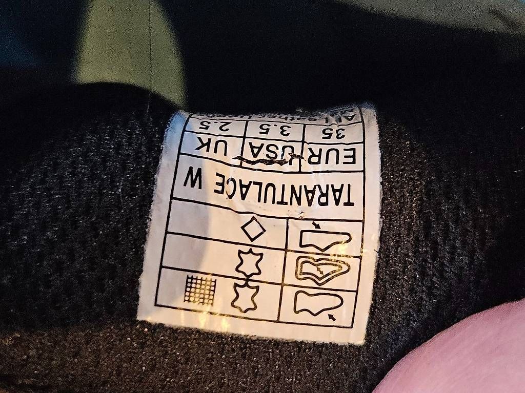 Scarpe per ragazze: Chausson d'escalade 35 – Usato da Court venduto da Canadia6 2