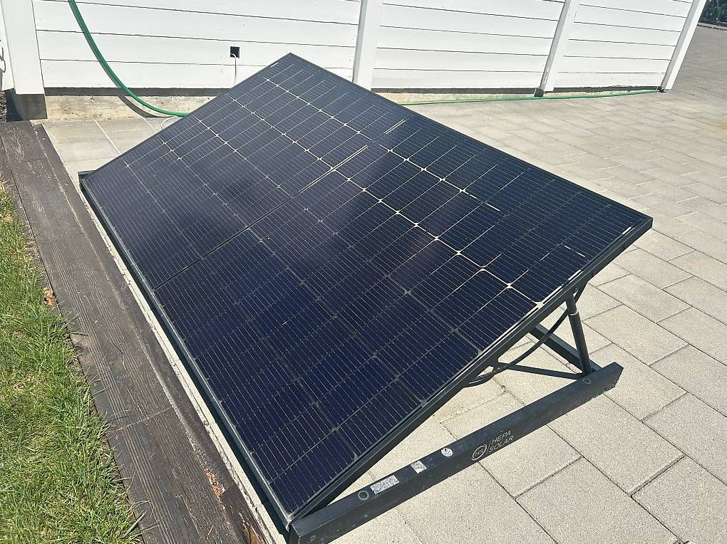 Dispositivi a energia solare: Solarpanel Hepa Solar CPL400 – Usato da Kerzers venduto da Hu22 1