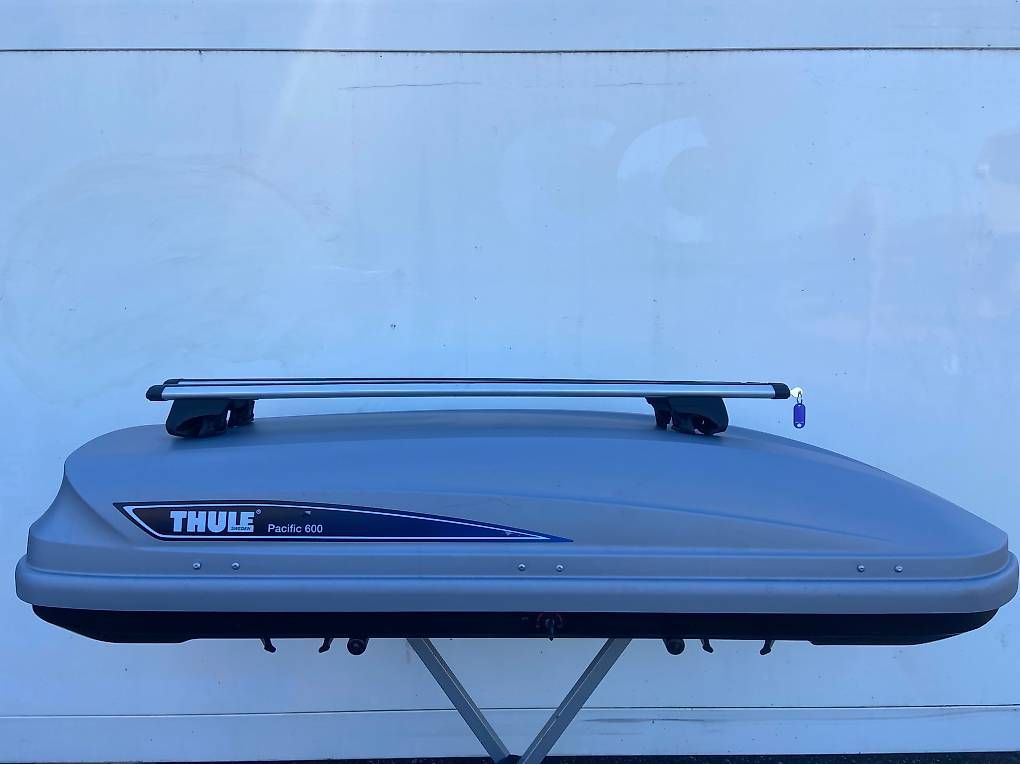 Box da tetto: Dachbox Thule Pacific 600 mit oder ohne Träger – Usato da Leuzigen venduto da Doppelrad