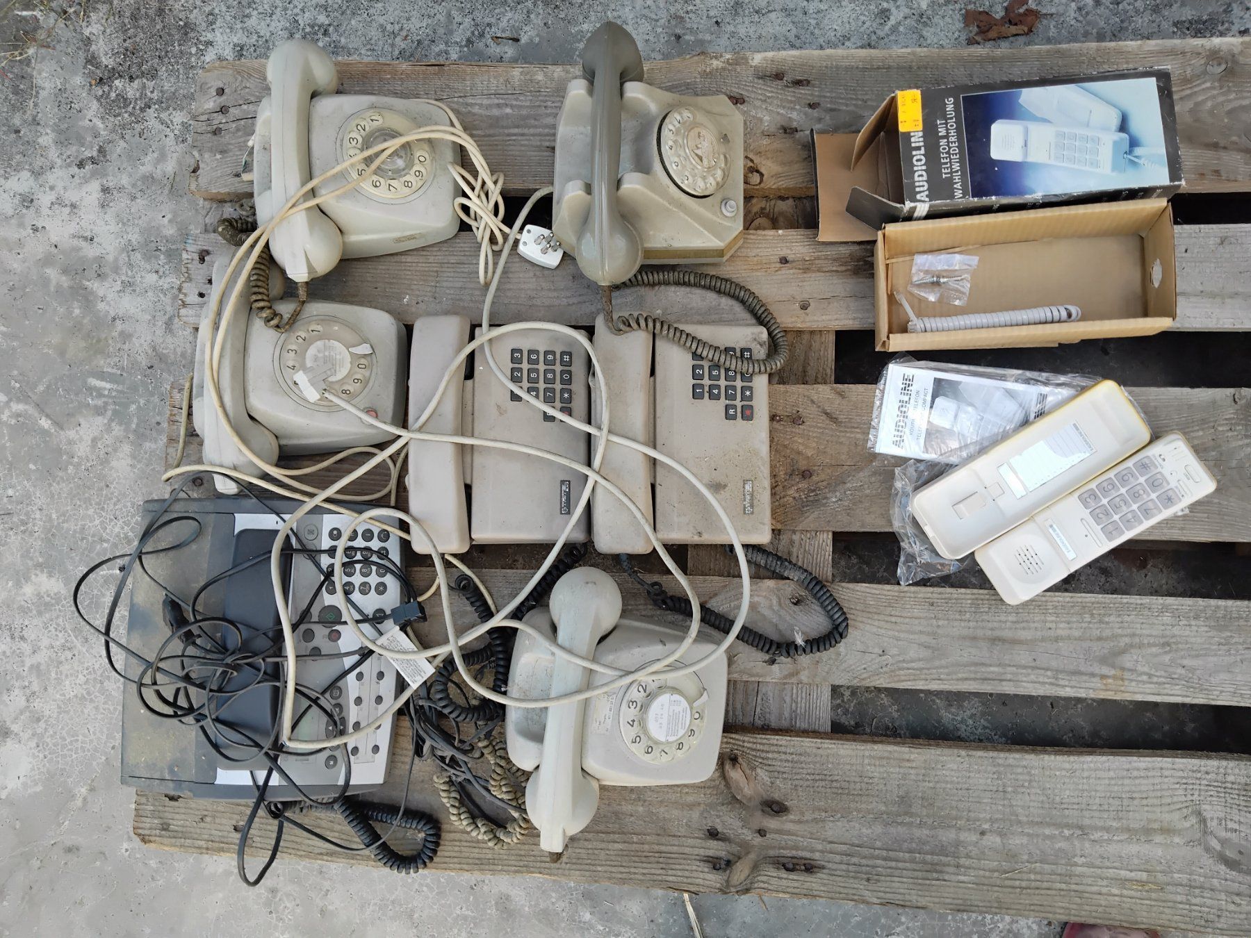Telefone: Schweizer Telefone – Defekt aus Nuglar von lampa-radio