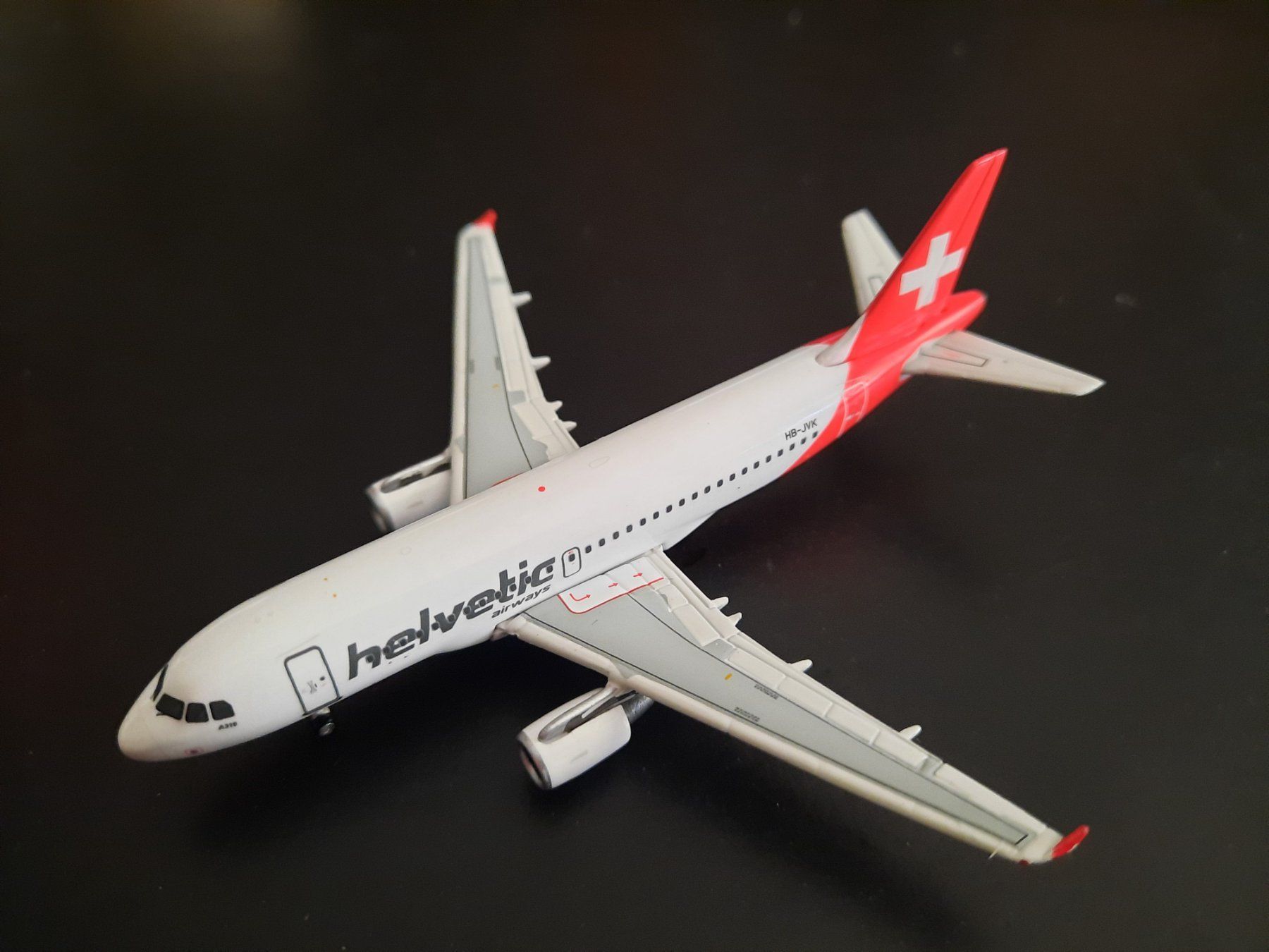Airbus Kit di modellismo & Modellini statici: A319 HELVETIC – Nuovo e nell'imballaggio originale da Morges venduto da iljamuromez
