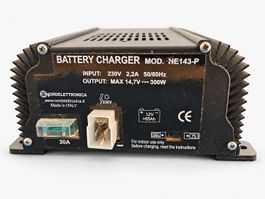 Wohnmo Batterieladegerät 12V 30A NE143-P / Chargeur camping