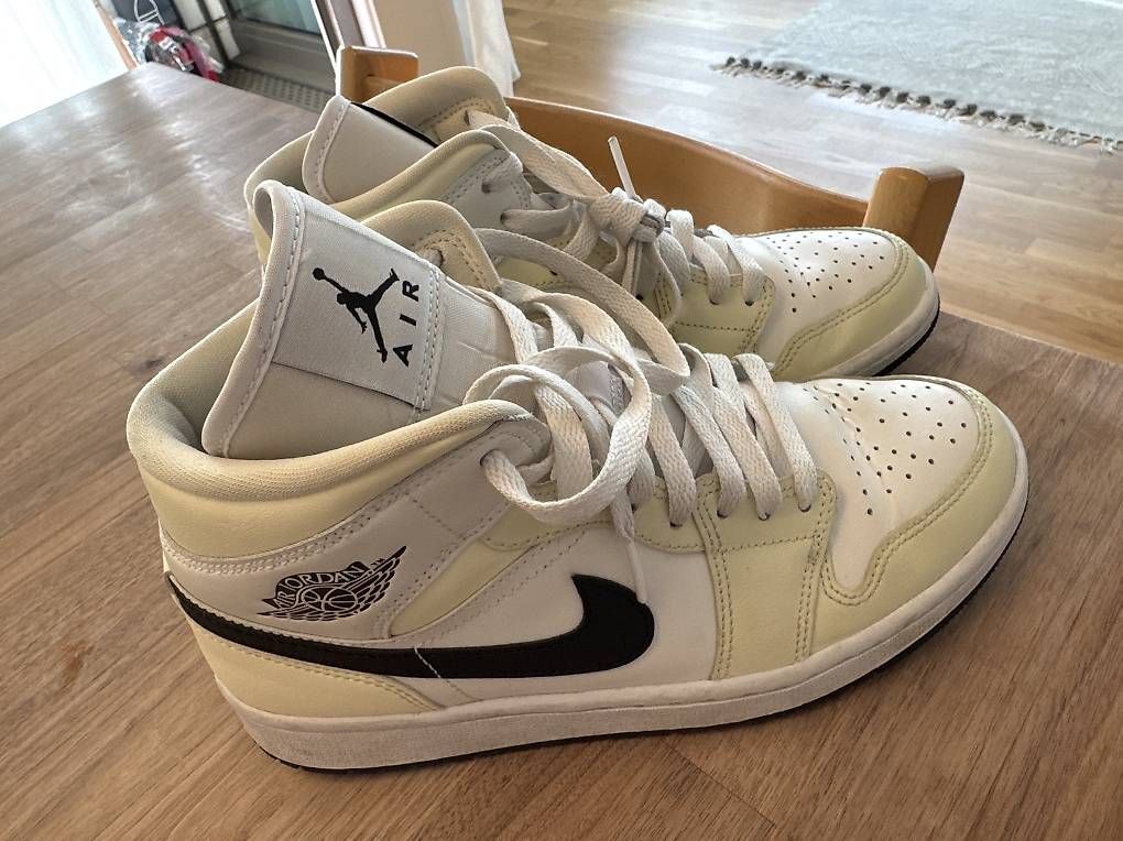 Chaussures hommes: Nike Air Jordan 1 Mid Coconut 39 – D'occasion à Zürich par dominicmueller87 2