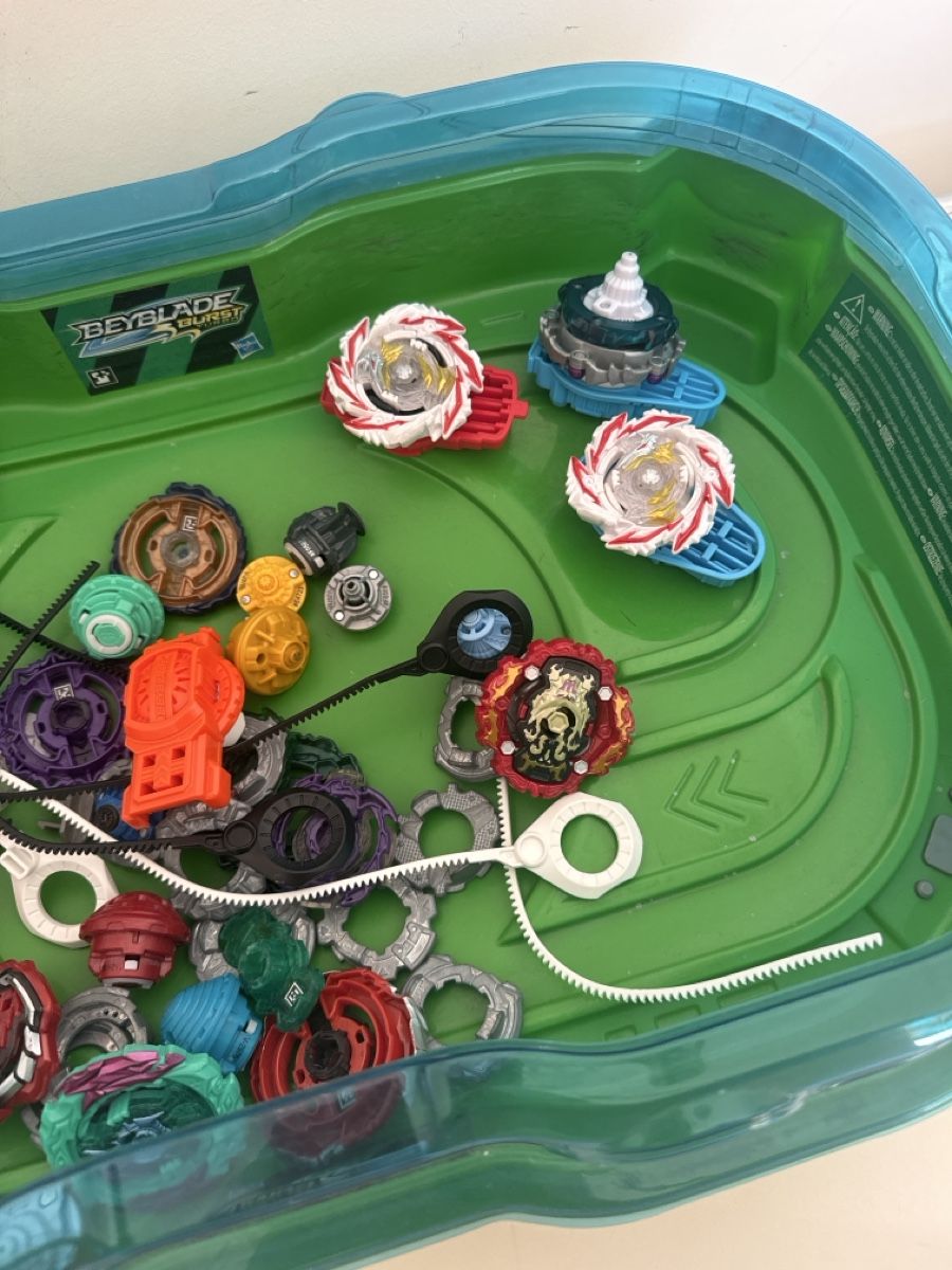 Jouets: Beyblade Set XXL – D'occasion à St. Gallen par LkN_34 2