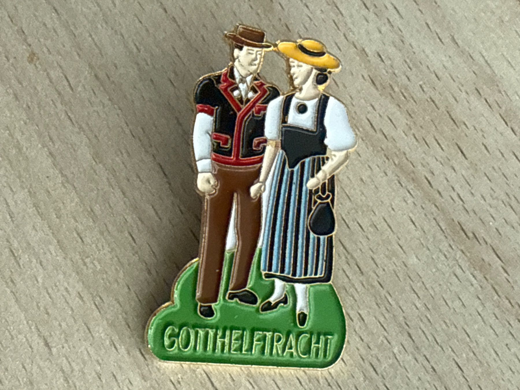 Placchette & Badge: Pin Gotthelftracht – Usato da Glattbrugg venduto da Schweigmatt