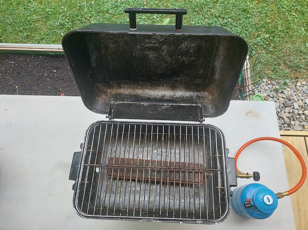 Griglie: Tischgrill-Lavastein P180 – Usato da Domat/Ems venduto da mmn_q75f