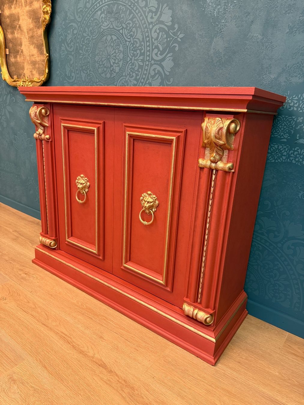 Cassettiere: Sideboard Buffet Löwenkopf Kommode Anrichte Retro Kommode – Usato da Brüttisellen venduto da Nice_For_You