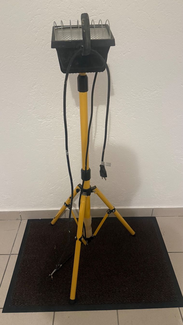 Lampes: Faretto Toolbox 400w trepiede regolabile – D'occasion à Monte Carasso par Ely67