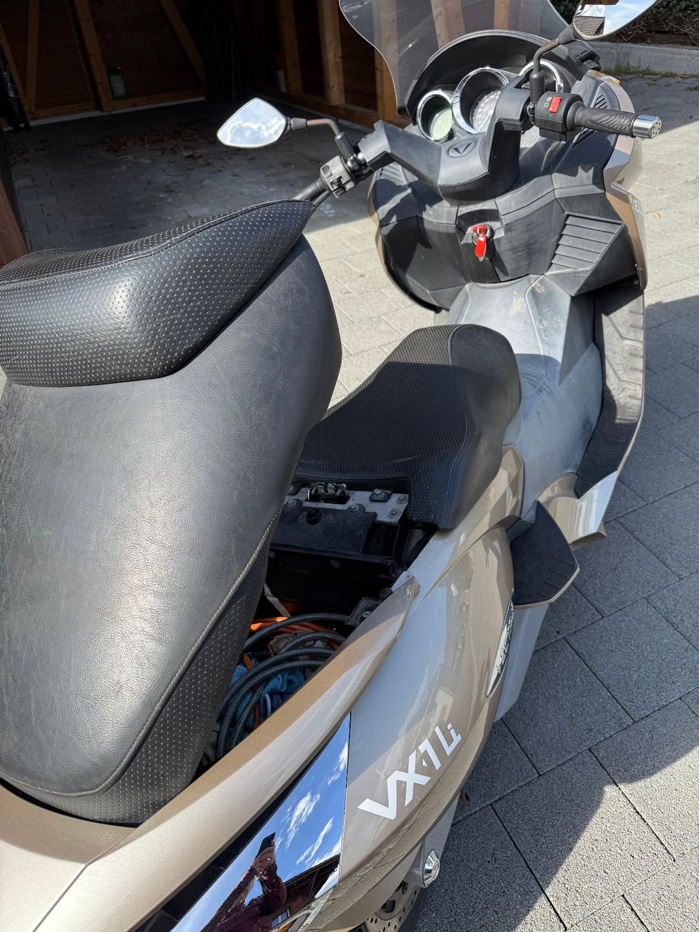 Veicoli elettrici: Elektro Vectrix Maxi Scooter VX1 Li – Usato da Hünibach venduto da Mdm071 2