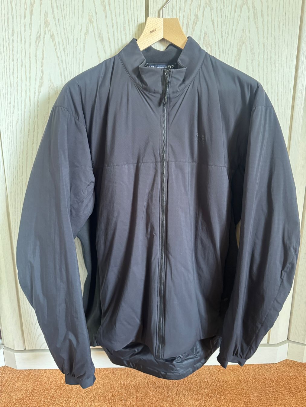 Arcteryx Giacche: Arc'teryx LEAF Atom LT Jacket - Grösse XL - Neu – Nuovo (secondo la descrizione) da Maegenwil venduto da Ifussi