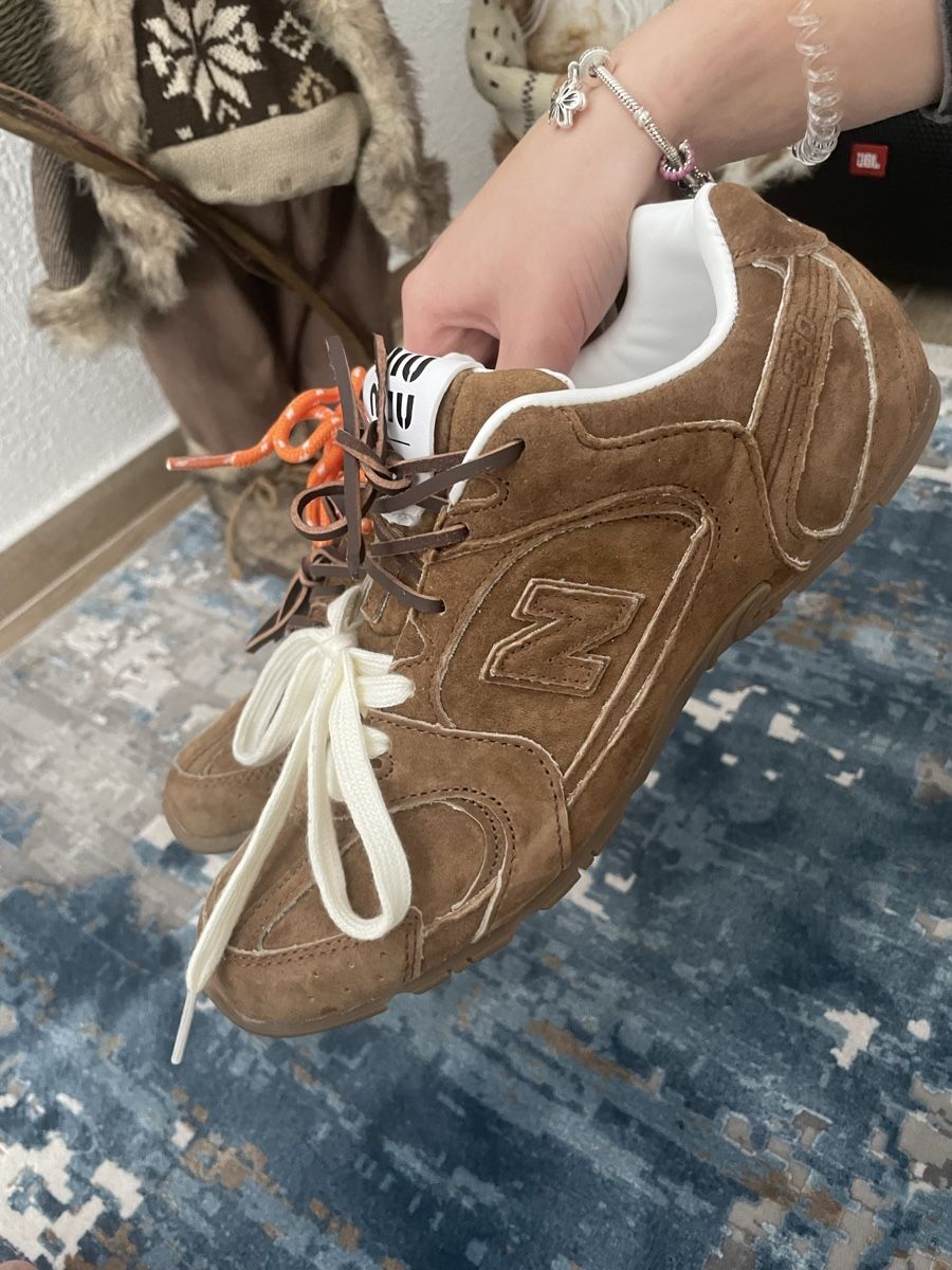 Scarpe da uomo: Miu Miu & NB Sneakers – Nuovo (secondo la descrizione) da Wattwil venduto da BL0NDA 3