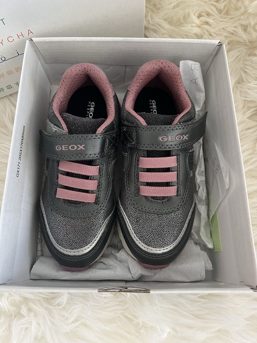 Geox Scarpe per ragazze: Neue Geox Sneakers Grösse 27 – Nuovo e nell'imballaggio originale da Inwil venduto da Karenstone