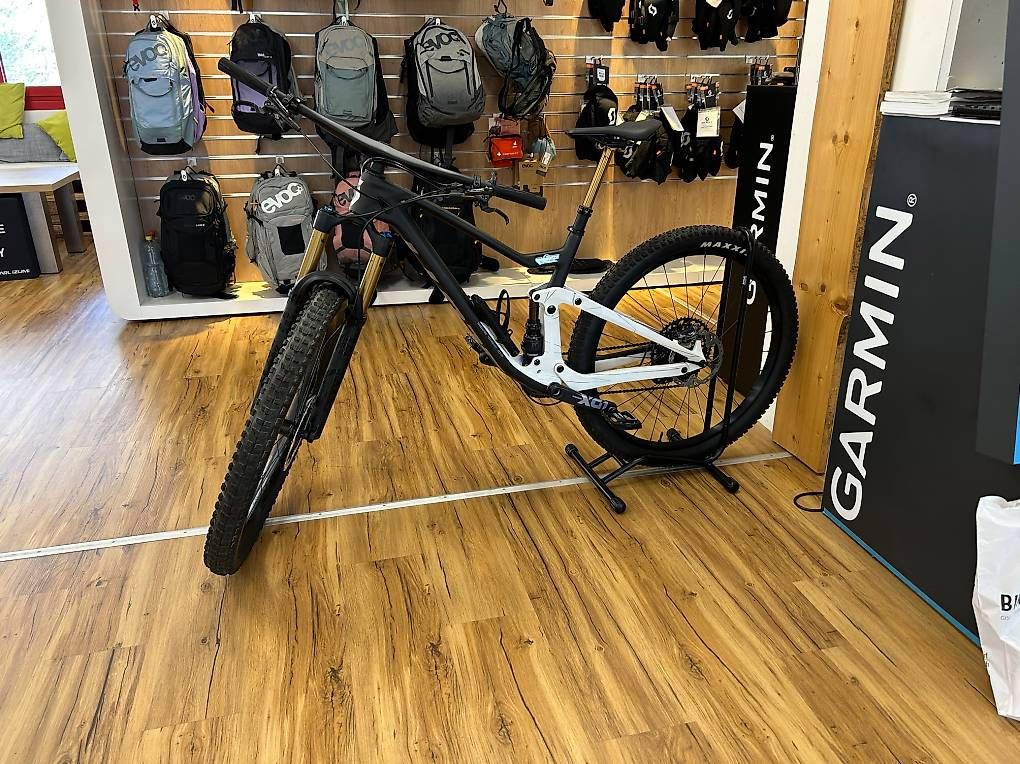 Biciclette: Scott Genius 900 Tuned AXS – Usato da Dallenwil venduto da hug_2p2p 1
