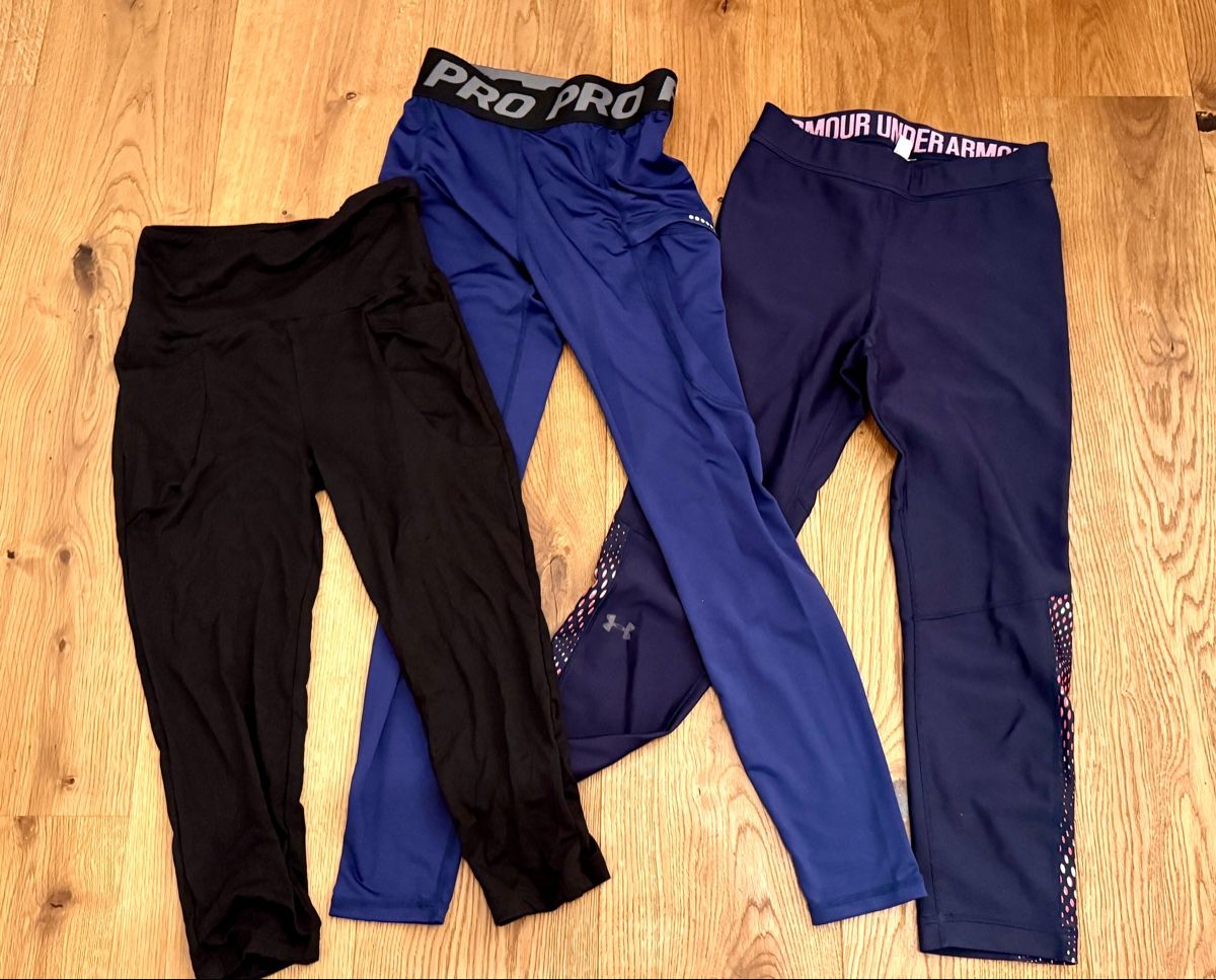 Under Armour Leggings: 3er Paket Sportleggings, Grösse S – Usato da Rothrist venduto da 7Engelslocken