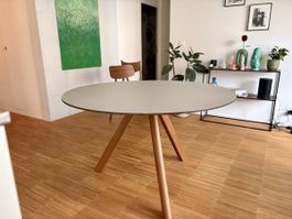 HAY Tisch - Ø120x74 cm (neuwertig)