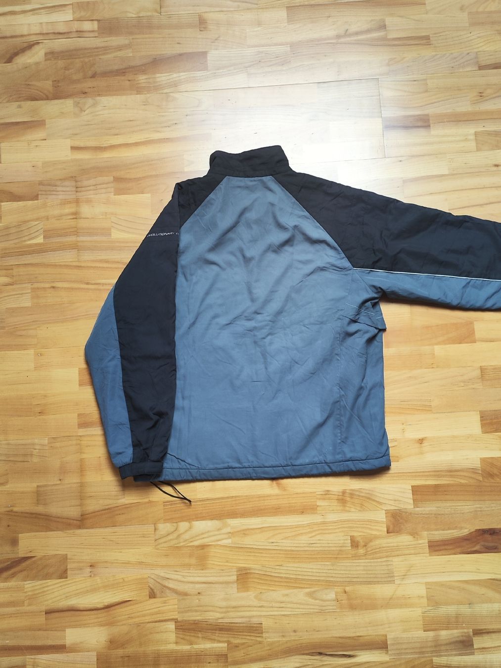 Giacche: Vintage Asics Jacke – Usato da Breitenbach venduto da Lqris 1