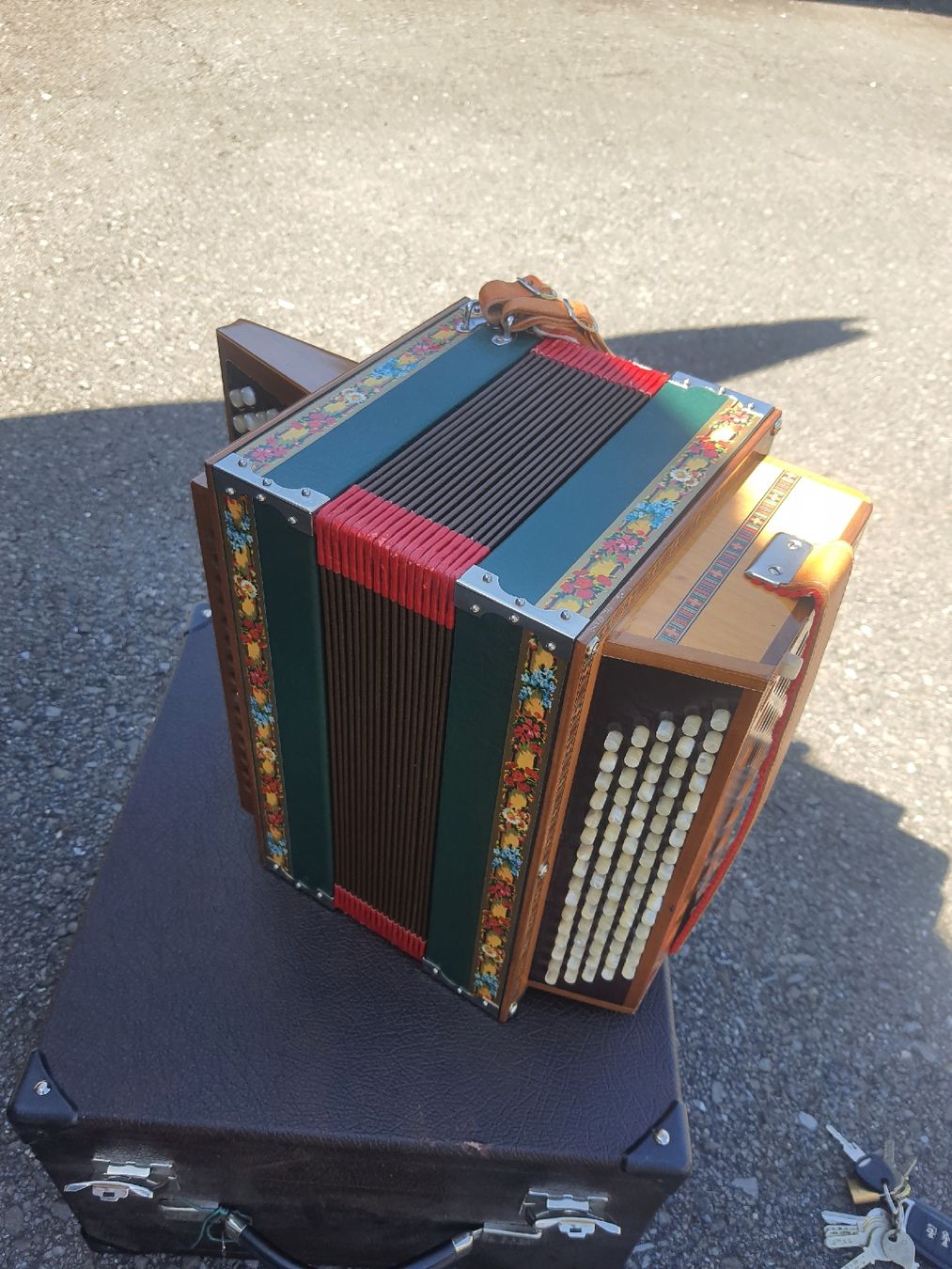 Musikinstrumente: chromatish schwyzerorgeli  – Gebraucht aus Pont-de-la-Morge von Mirabelle0 1