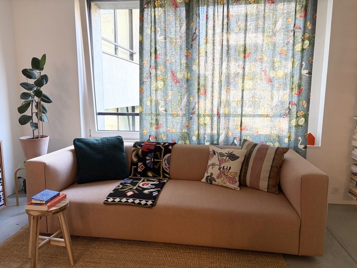 Divani: Prostoria Design Sofa with kvadrat fabric - small defect – Usato da Zürich venduto da son_8gjd 3
