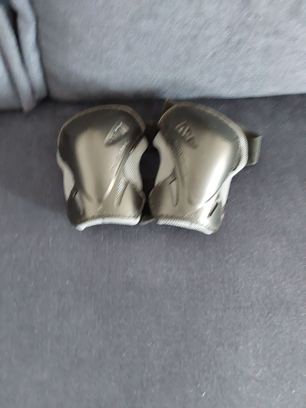 Pattini in linea & Pattini a rotelle: Inlineskates mit Schutzausrüstung Grösse 41 – Usato da Uster venduto da chetere 5