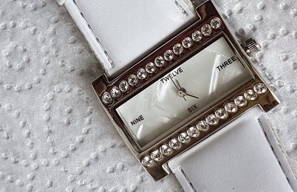 Uhren: Damen Quartz Design Uhr – Gebraucht aus Pratteln von Bmw0107 4