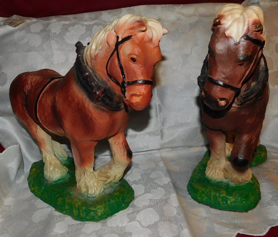 Figuren: 2 dekorative Pferde, L 32 cm, H 30 cm – Gebraucht aus Villnachern von Schnugelchen